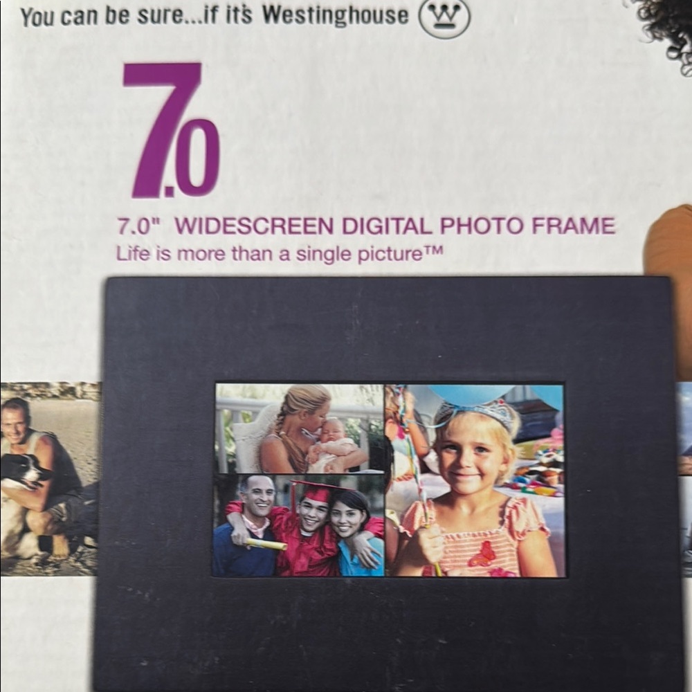 Westinghouse 7.0" Widescreen Digital Photo Frame - Black